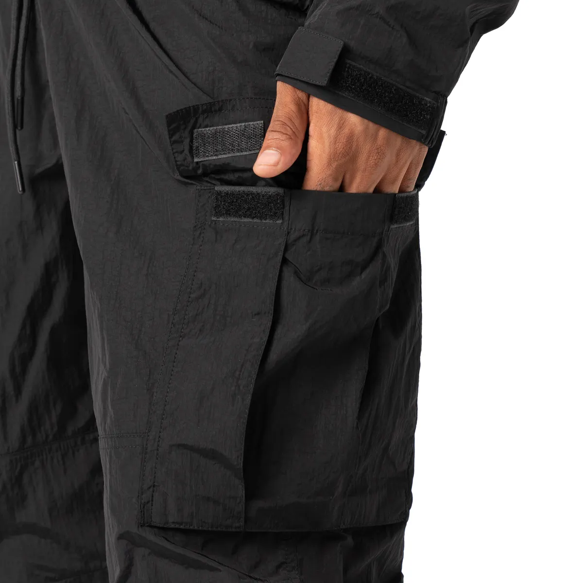 [15PC0506] Metallic Nylon Cargo Pant 5